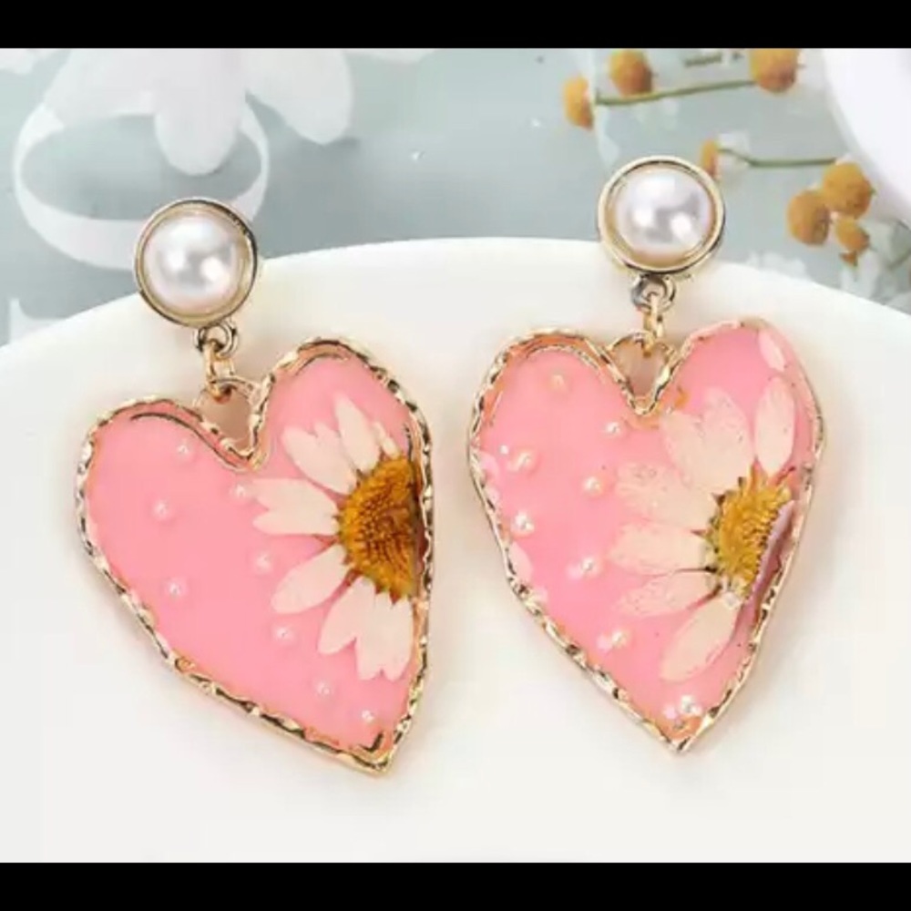 Big, Beautiful Pink in Gold Tone Pierced Earrings w/ Daisy design